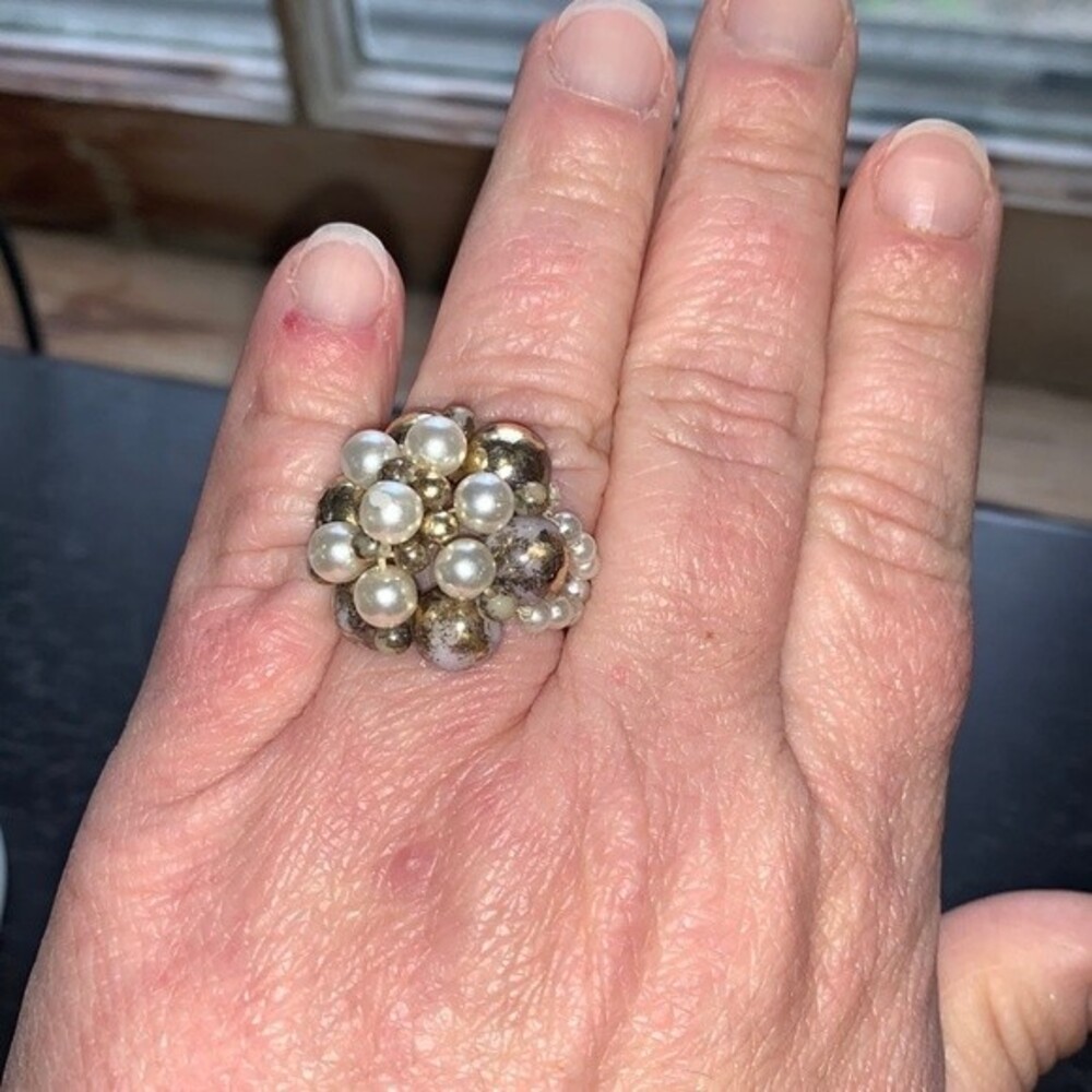Gold white Pearl stretchy Ring